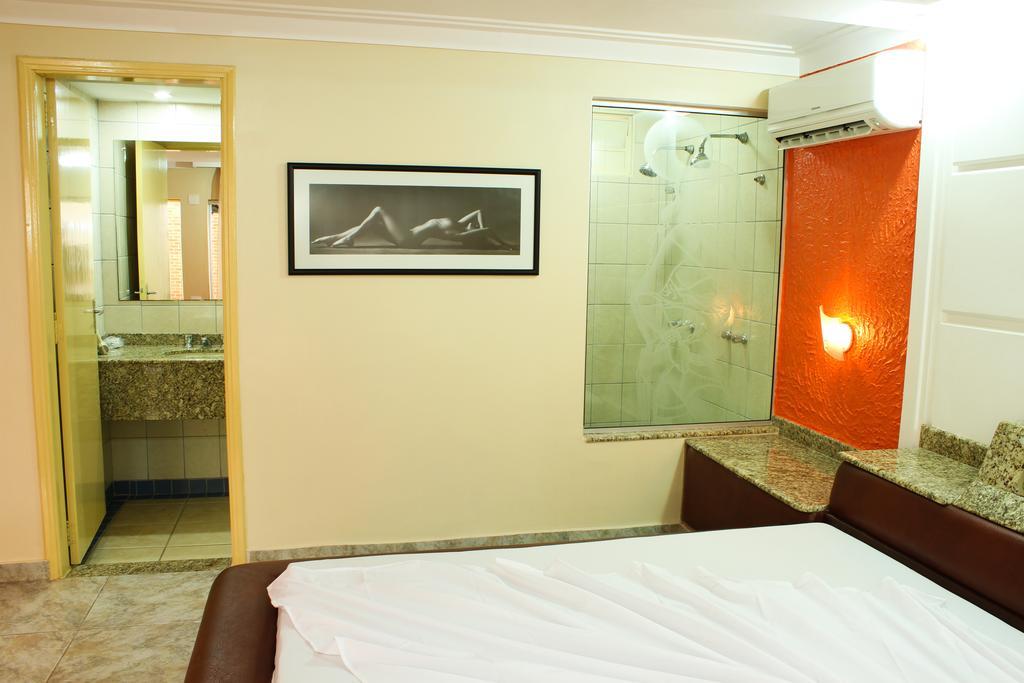 Medieval Motel E Hospedagem (Adults Only) Ribeirão Preto Стая снимка