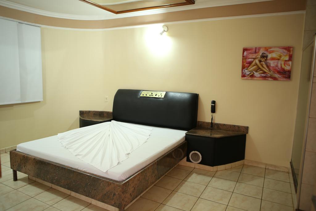 Medieval Motel E Hospedagem (Adults Only) Ribeirão Preto Стая снимка